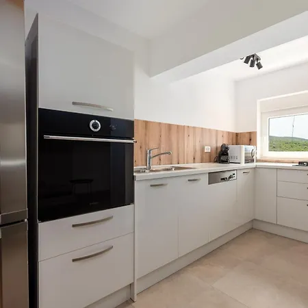 Bona Fide * Sveti Petar (Zadar)